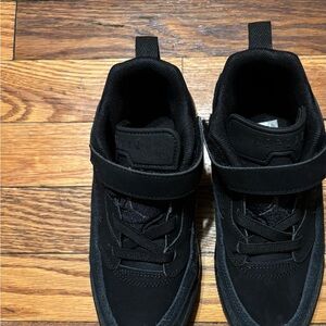 NWT Jordan Spizike low boys size 1